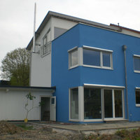 blaue Fassade von Malermeister Pilhofer