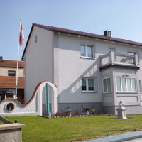 graues Einfamilienhaus