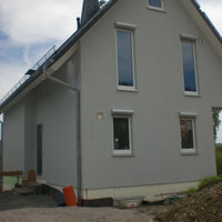 graue Fassade von Malermeister Pilhofer